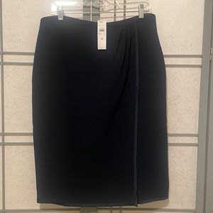 NWT: Ann Taylor Skirt in Navy Blue - Size 12